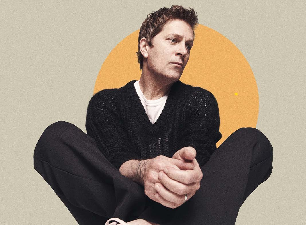 Rob thomas announces the third and the final sample